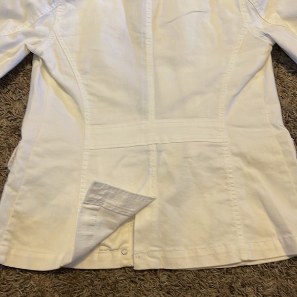 White jacket - Picture 7 of 7